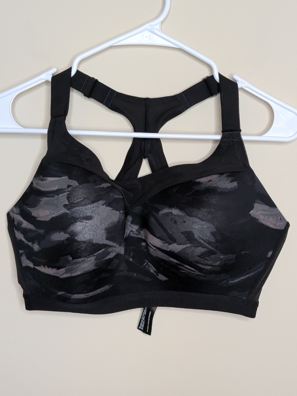 Victoria's Secret Black Camouflage High-Support Sports Bra  Size 38 DD